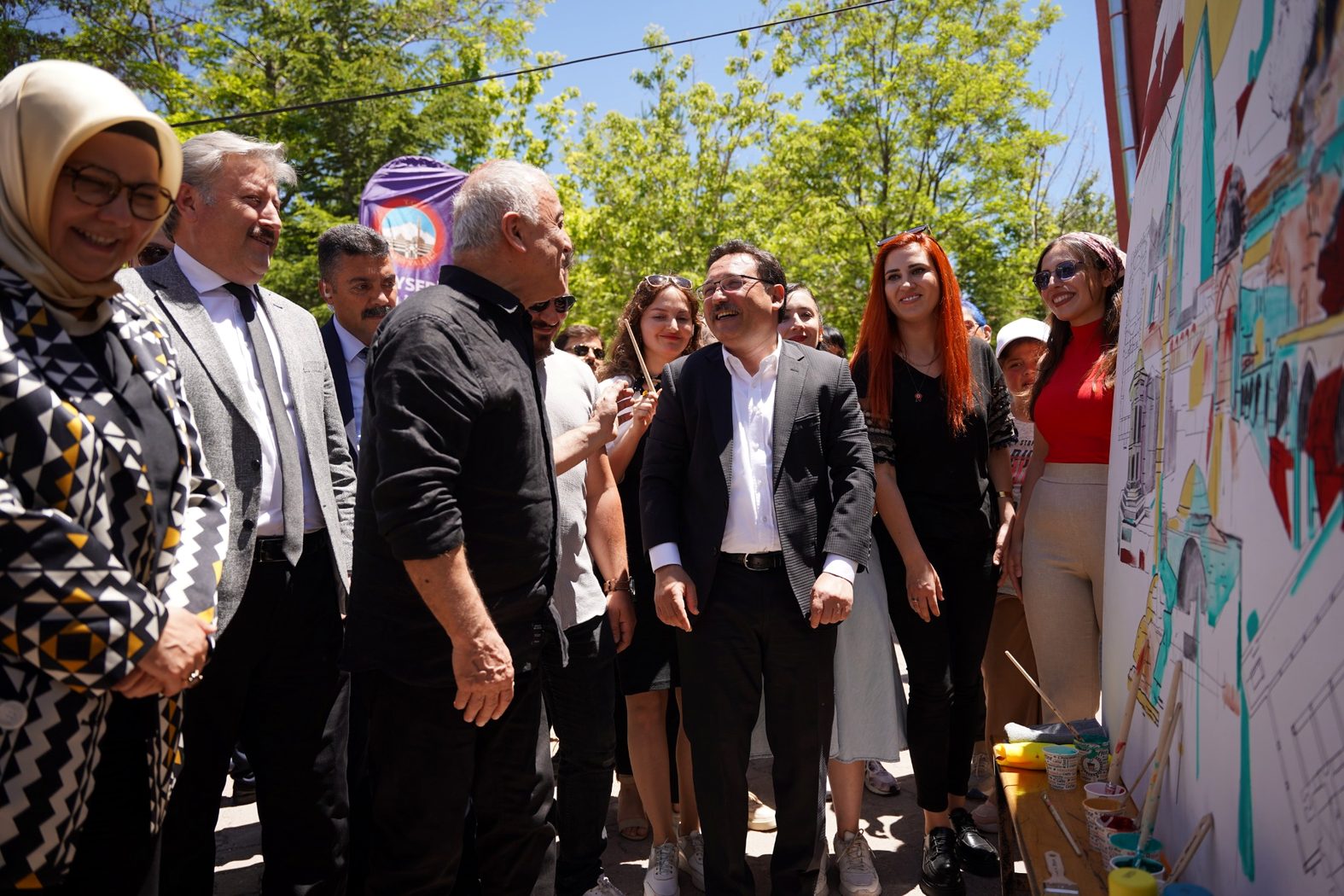 Kayseri'de Sinan Zamanı duvar boyama etkinliği ve saha uygulaması